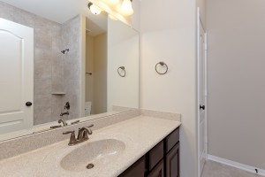 17215 Bland Mills Ln, Richmond Tx 77407-2nd full bathroom up