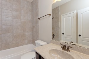 17215 Bland Mills Ln, Richmond Tx 77407-3rd full bathroom